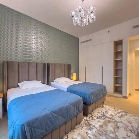 Lovely 2-Bedroom Vacation Home Near Beach Dubai Eksteriør bilde