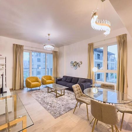 Lovely 2-Bedroom Vacation Home Near Beach Dubai Eksteriør bilde