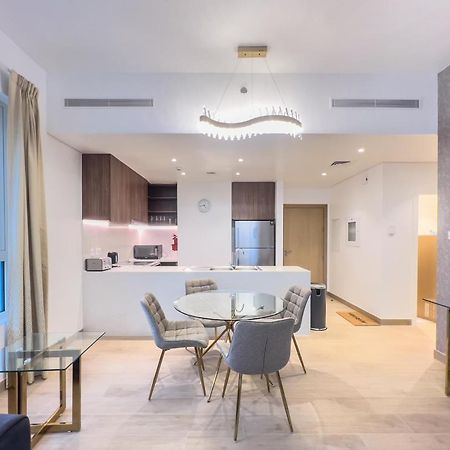 Lovely 2-Bedroom Vacation Home Near Beach Dubai Eksteriør bilde