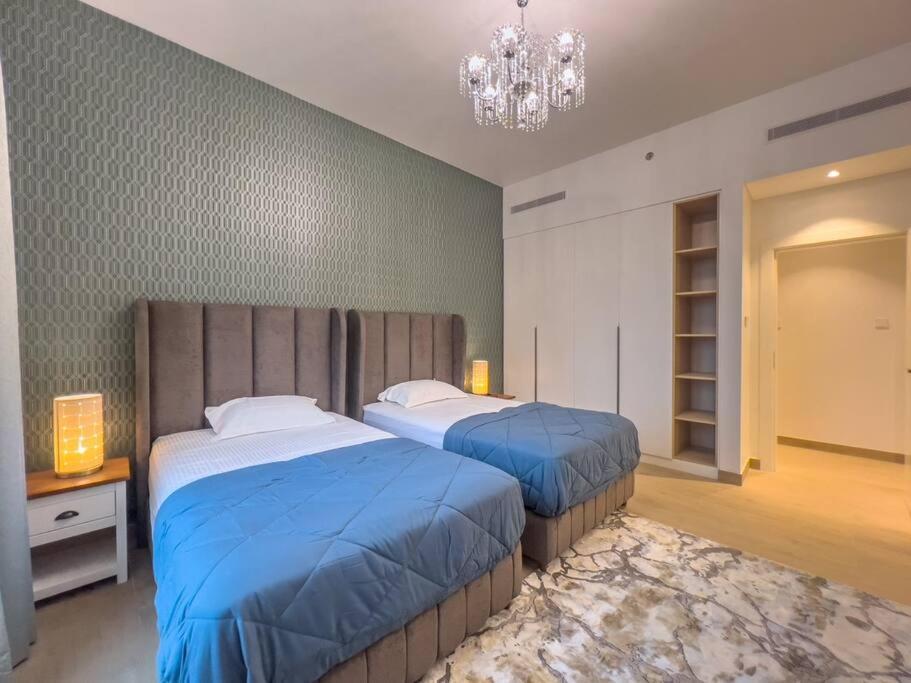 Lovely 2-Bedroom Vacation Home Near Beach Dubai Eksteriør bilde