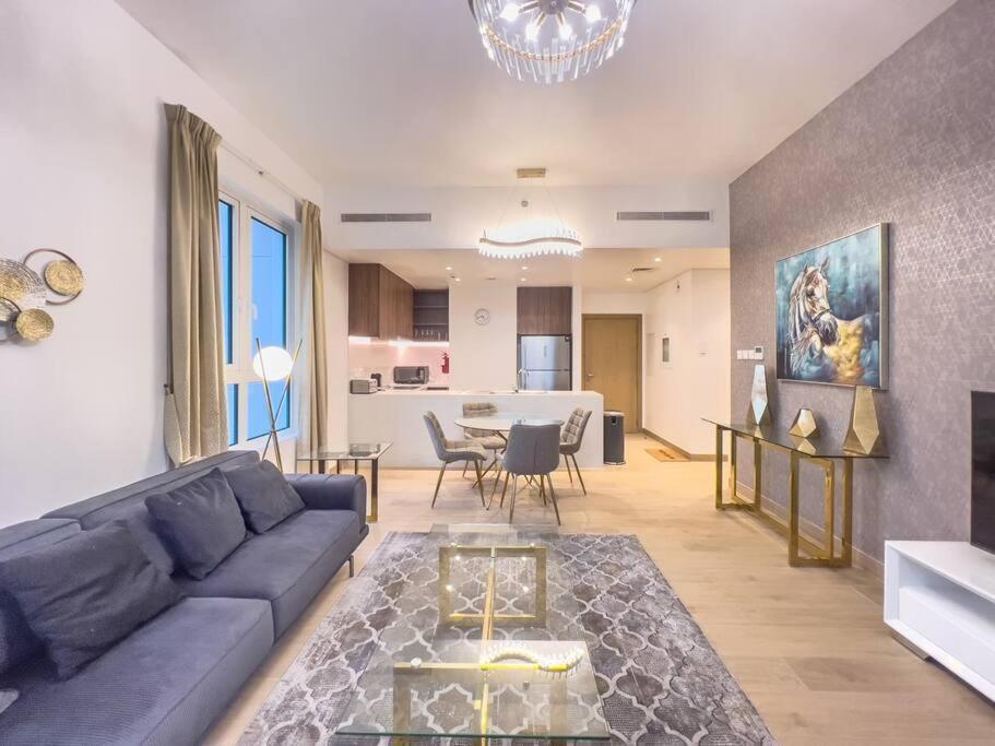 Lovely 2-Bedroom Vacation Home Near Beach Dubai Eksteriør bilde