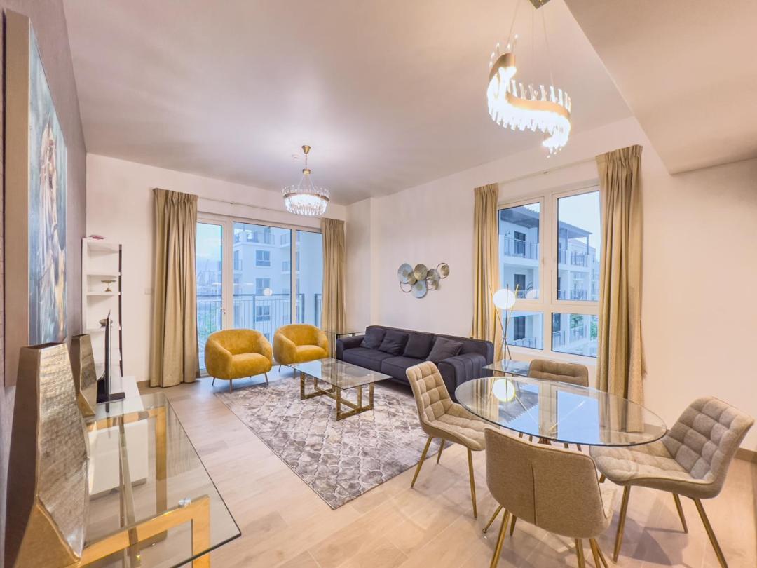 Lovely 2-Bedroom Vacation Home Near Beach Dubai Eksteriør bilde